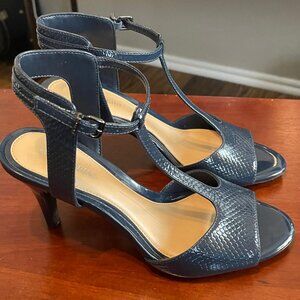 Gianni Bini Navy Blue Patent Snakeskin Look T-strap Ankle Open Toe Heels Sz 7